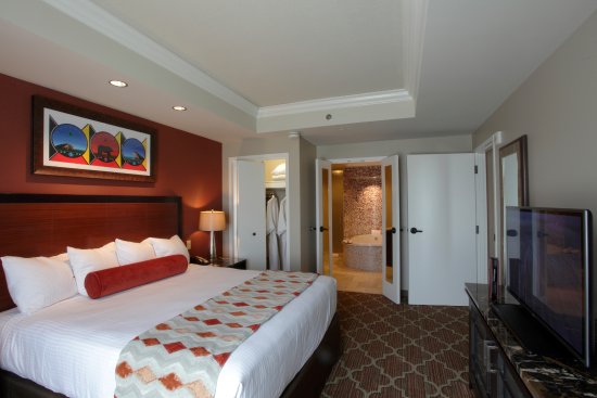 5-Star Luxury Unleashed: Experience Four Winds Rooms for Unforgettable Getaways!