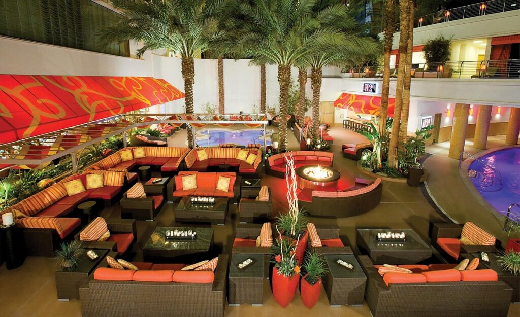 4 Exciting Highlights of Golden Nugget Pool and Cabanas: Dive into Fun!